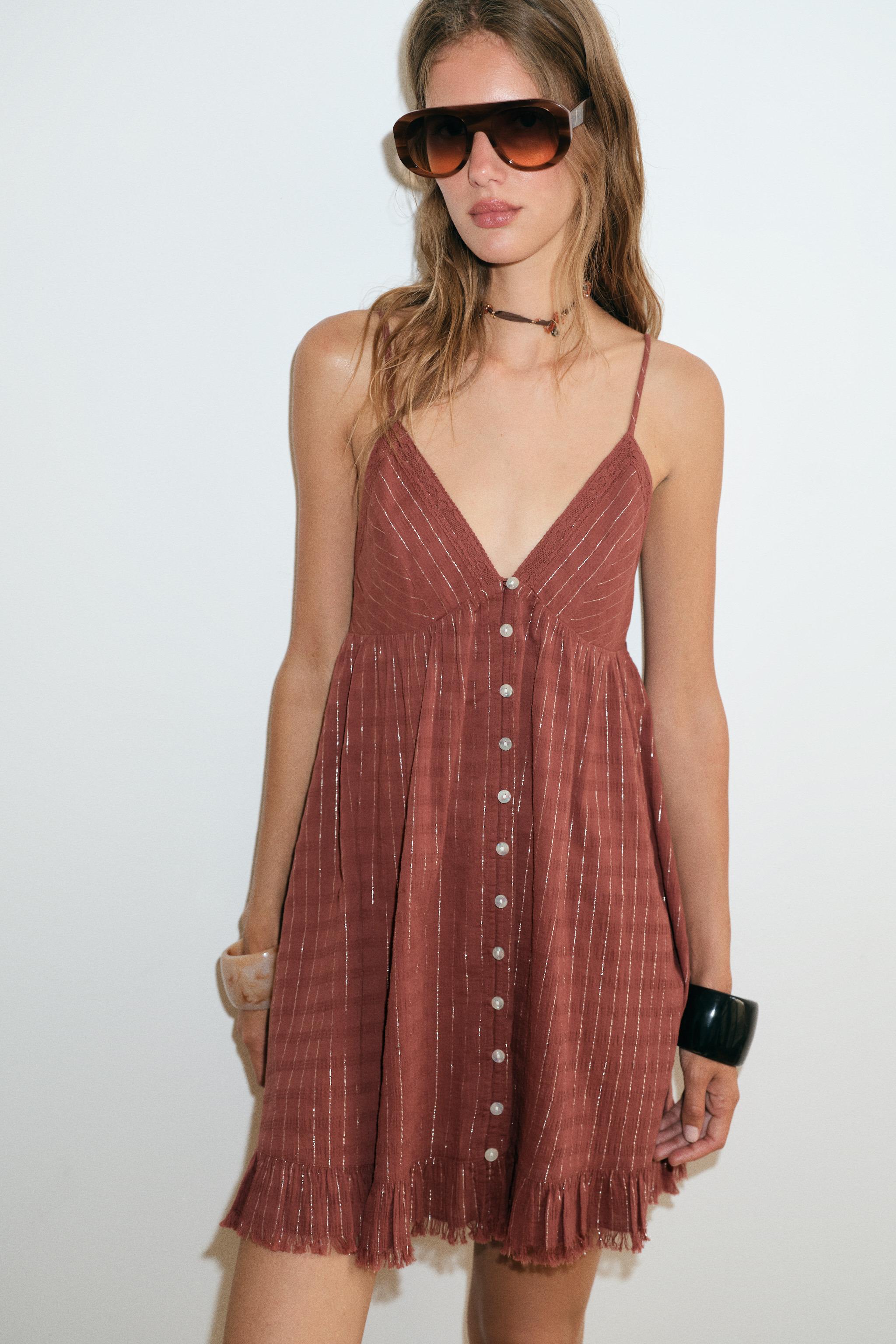 ROBE COURTE RAYÉE À FIL MÉTALLISÉ